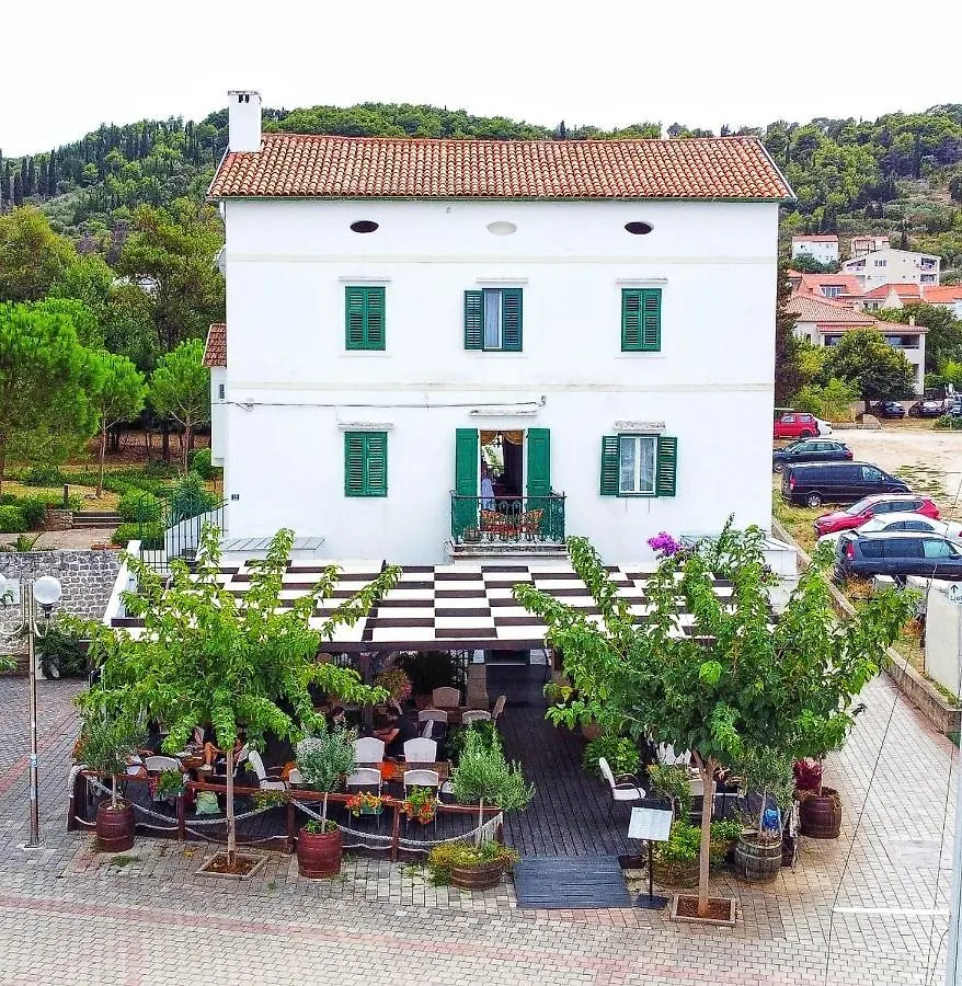 Apartment Emma Preko 0*,  Croatie
